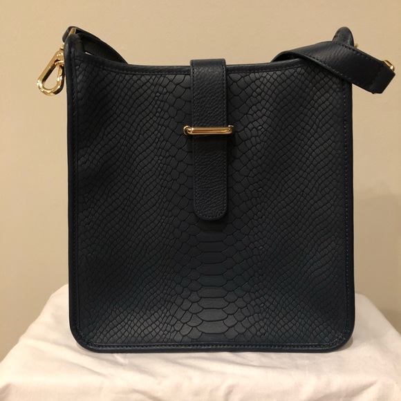 GiGi New York Handbags - Gigi New York Elle Crossbody Bag